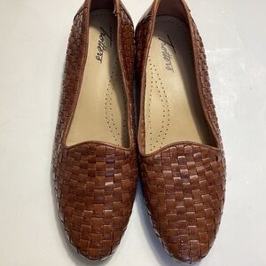 Trotters Liz Woven Leather Loafers Size 8N